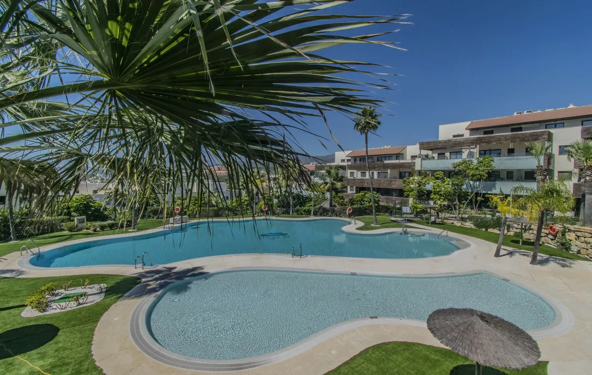 765eddc9-f082-4b3e-8d98-94b039767f9a