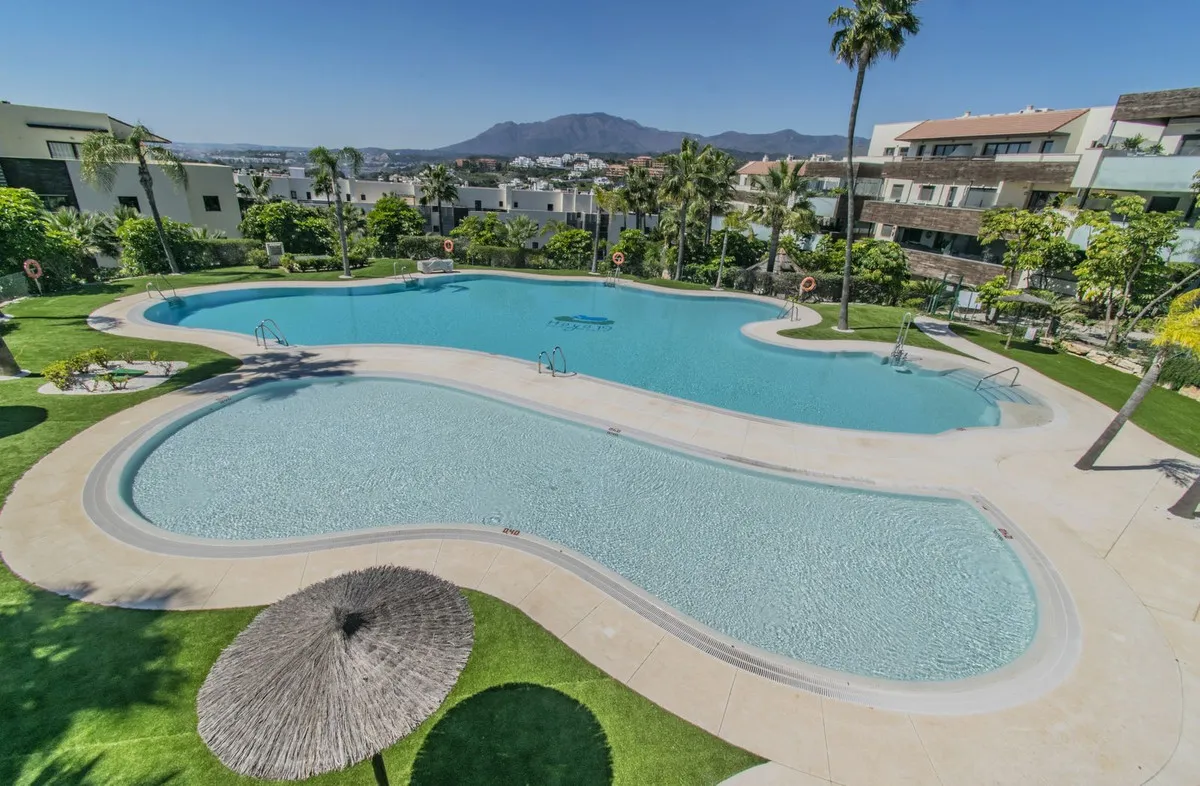 8f10f58e-5518-48d3-86c1-3d879f71e41f