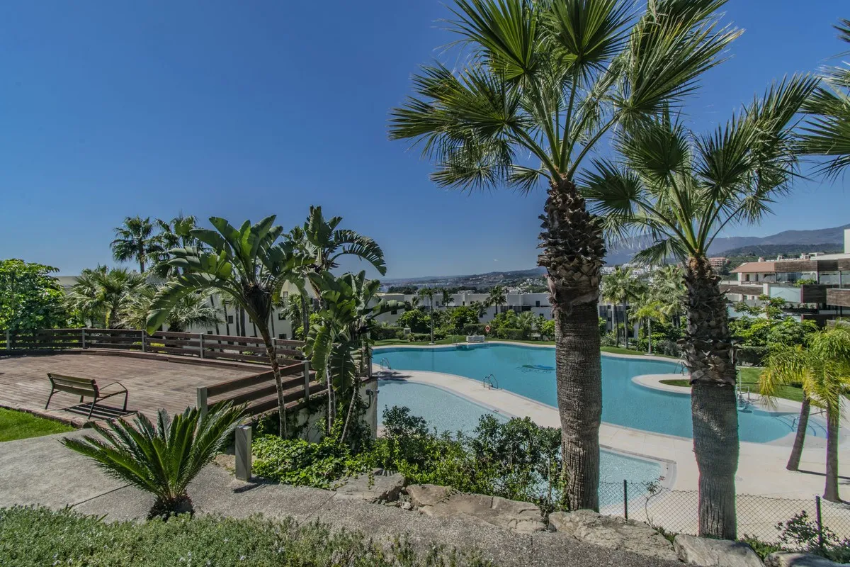 a4834f69-ac06-4b5b-94a9-370530850328