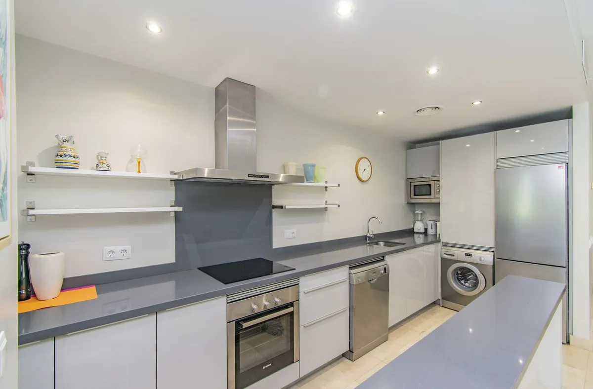 af12f6f0-bcb3-4db3-8ac6-7e609c791d5a