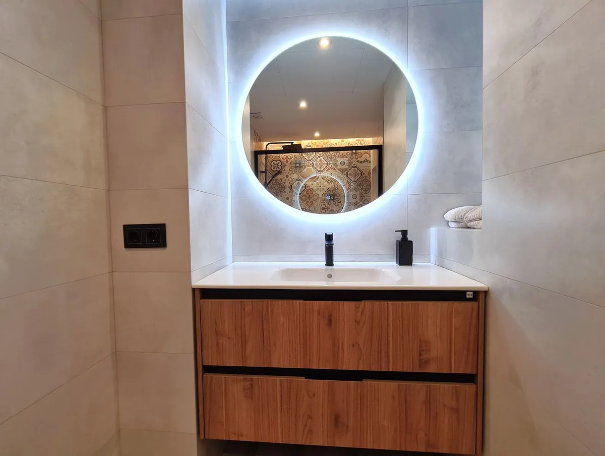 ee6f017a-e074-4b36-9e9f-4d40704cb826