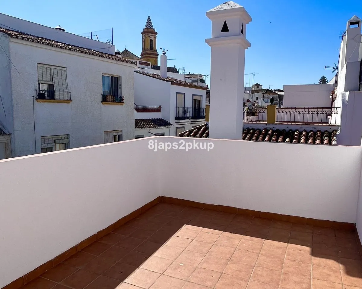 6383745d-794f-41aa-bc34-f3a482b0ce37