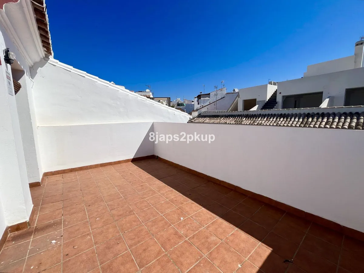 949d9f6c-43d2-4c51-a2f4-31f1b1d32f7e