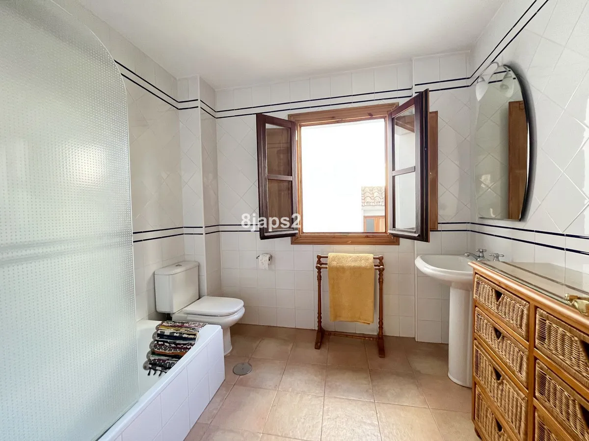 ae7145b5-72b7-4f4e-a5a9-ac046c15c4ef