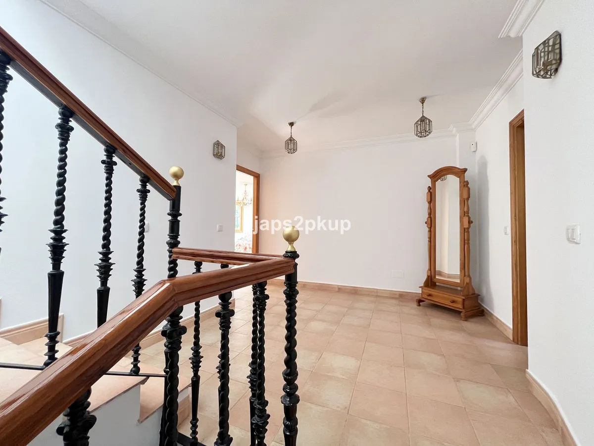 d909157e-e440-4977-877c-bbc5715b3b5e