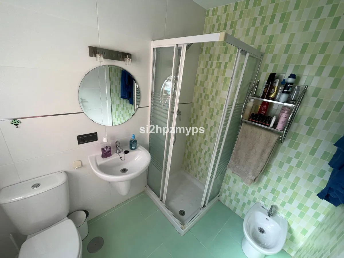 cffbb996-2cfc-4b05-be5f-bc185ba3fbb0