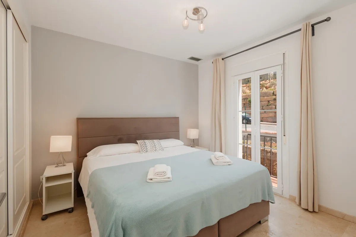 80ab2433-dec9-4571-acbc-e3372cf0db7f