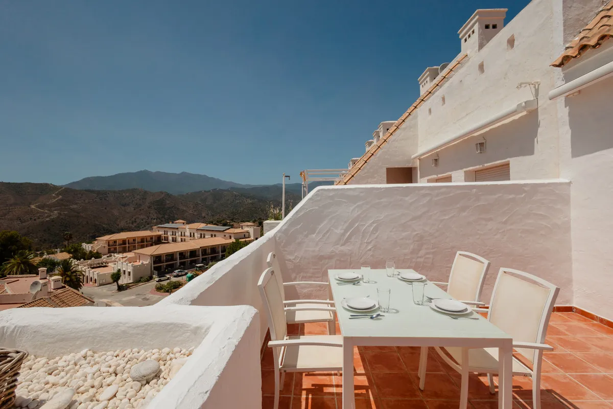 8a05f086-62b6-40c2-b289-6f266655b727