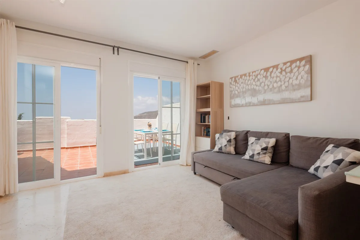 9cb05552-3193-443d-a495-b4cfd0b96b89