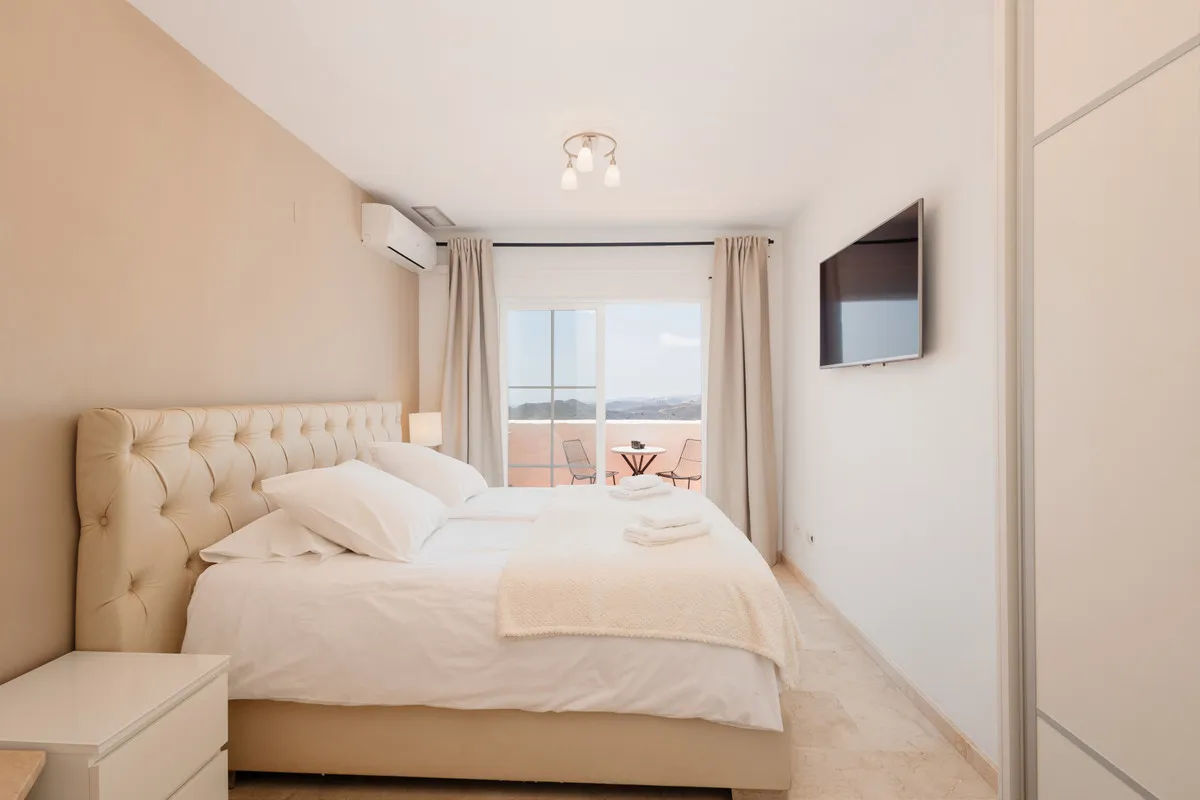 a2e033df-faee-43bd-9e9e-822594ebf742