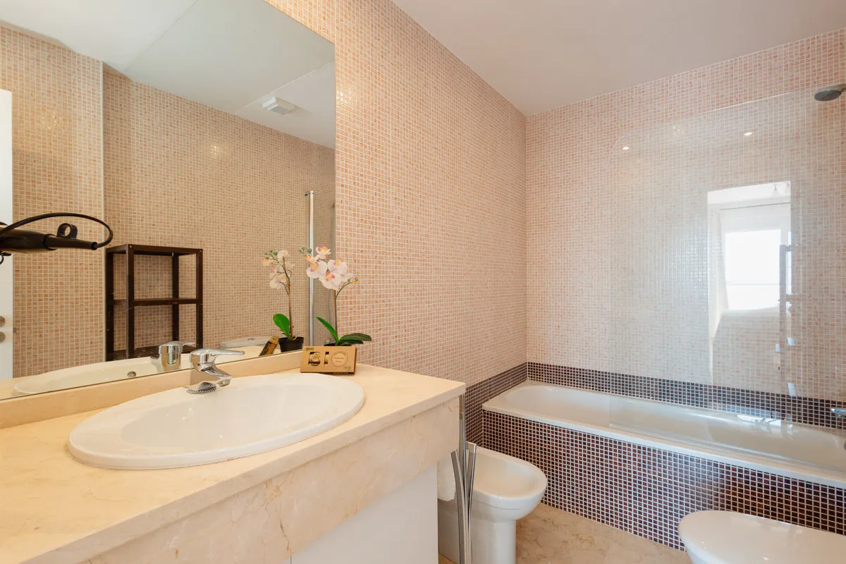 f27fab84-97b2-484b-9508-acb763b4a618