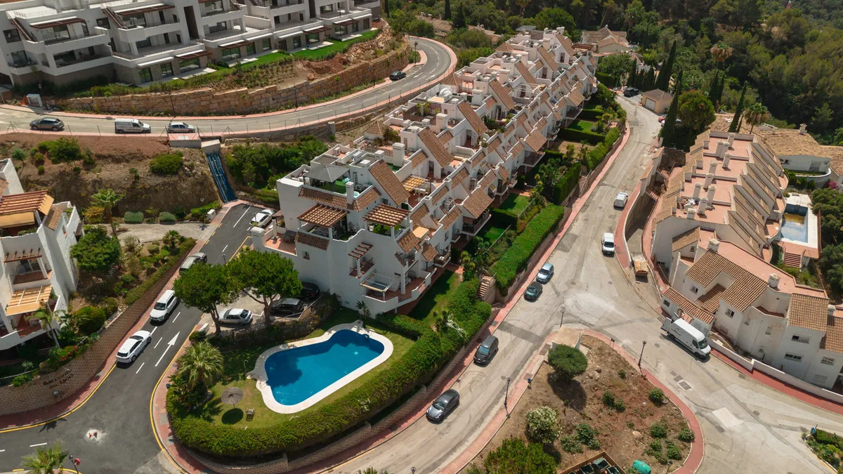 ff603a73-bede-4ed4-b6e9-298856edc5c7