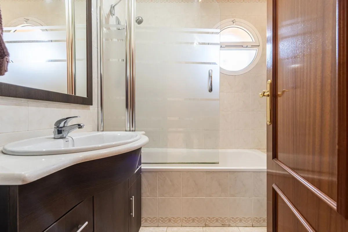 a255fd0a-9e79-4d83-b6ee-5f9b3e21cb85