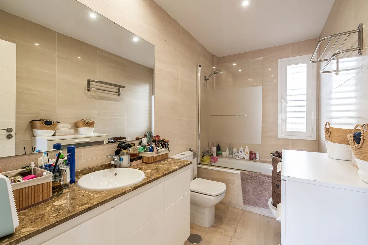 a5b69004-010f-424c-8bb6-d7c64441e8d6