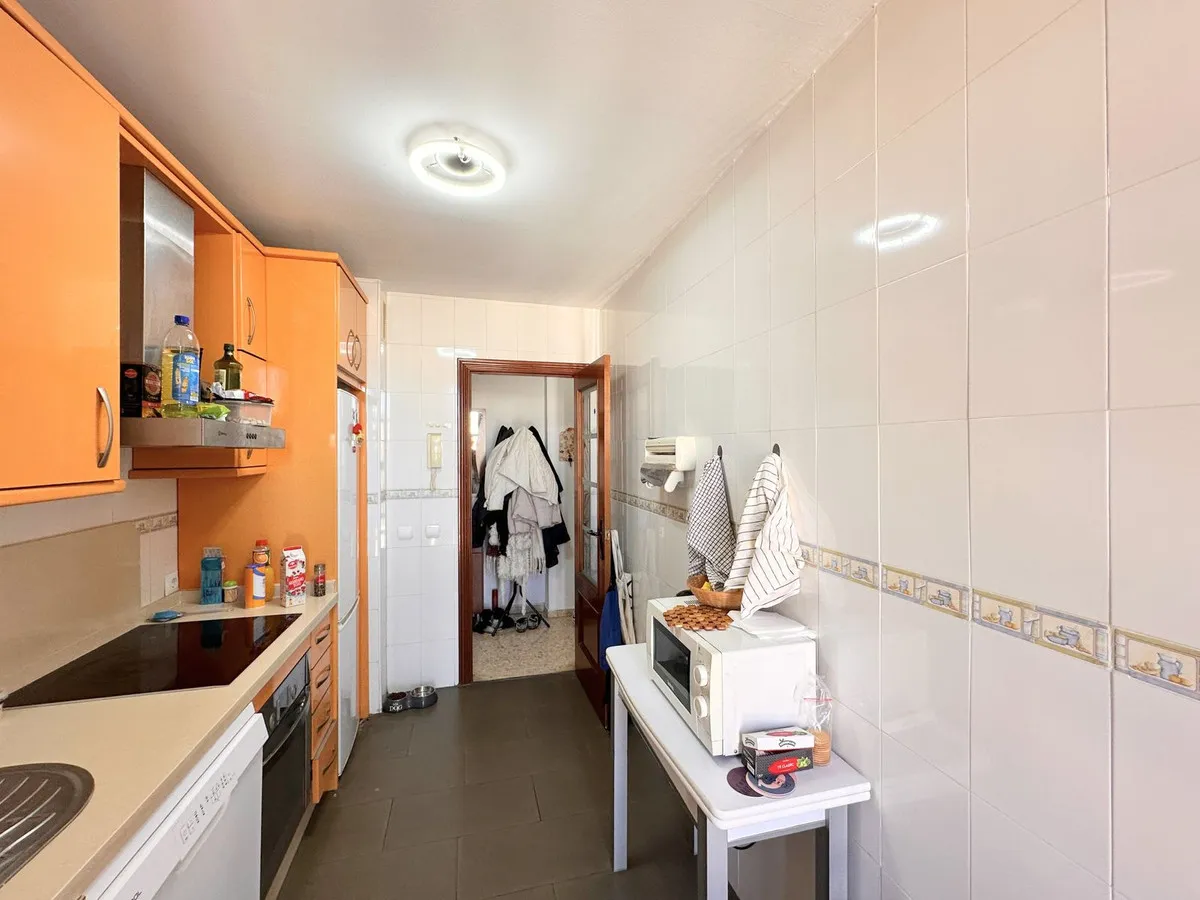 e123b875-b0d7-442b-b305-a840a5694a9b