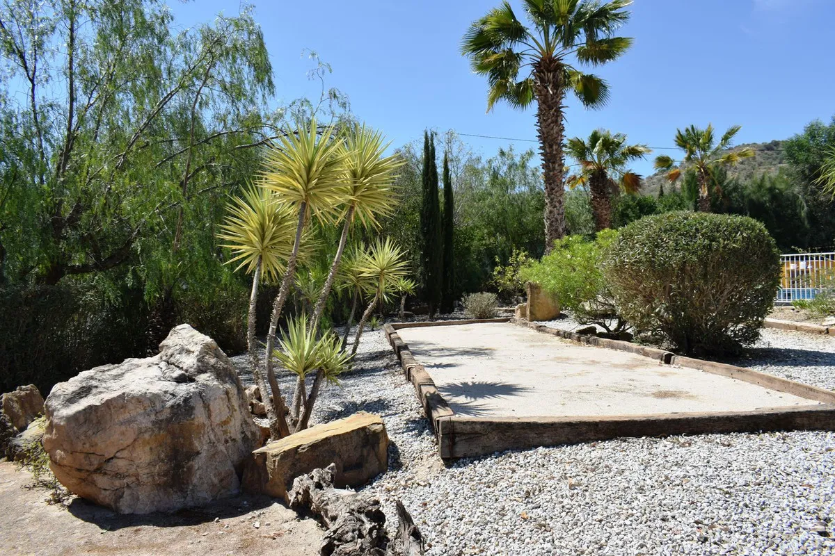 23f3006d-5e9e-4267-850d-724d095e89bc