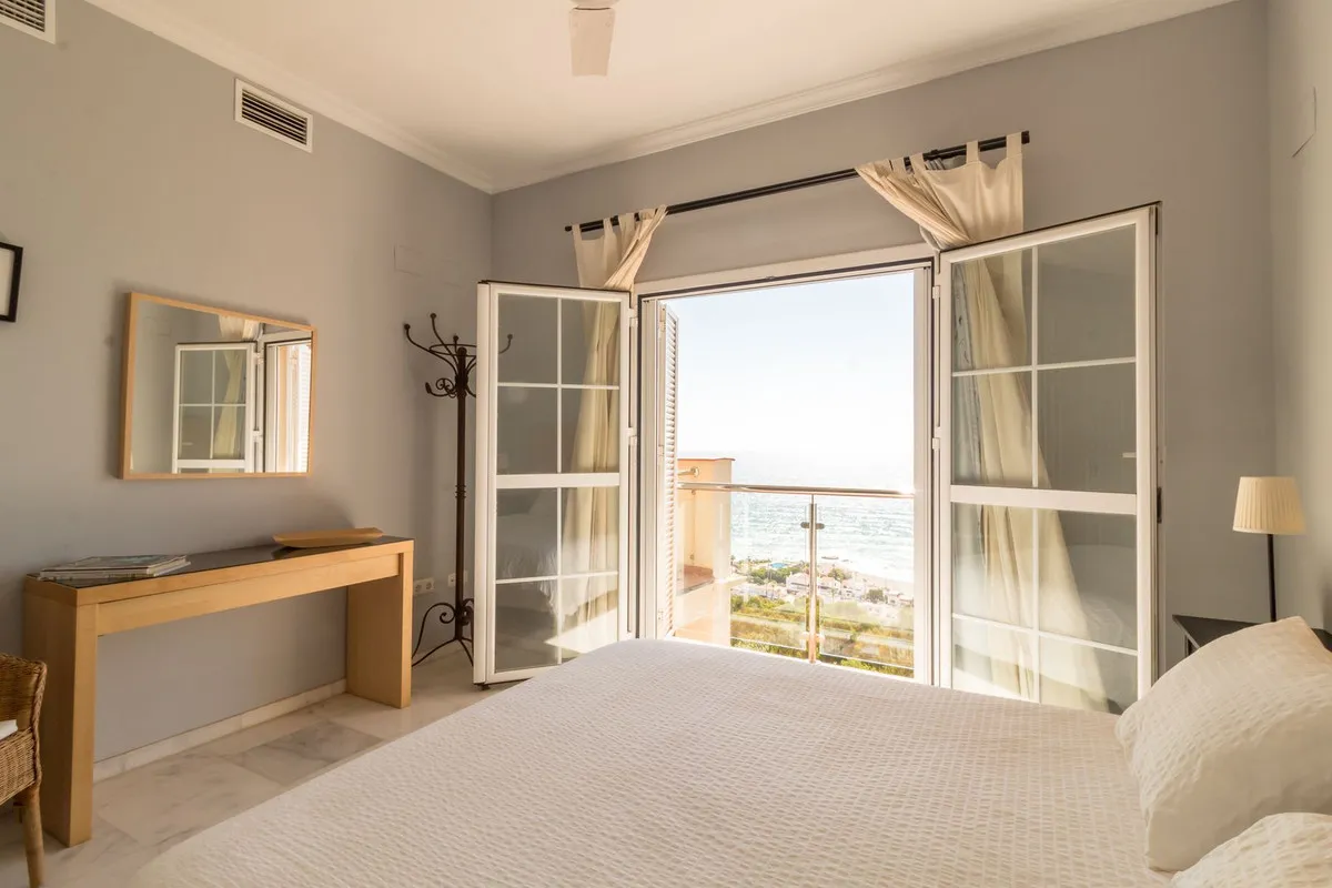 5e18546c-7cdc-4002-b5ab-870481b0bac1