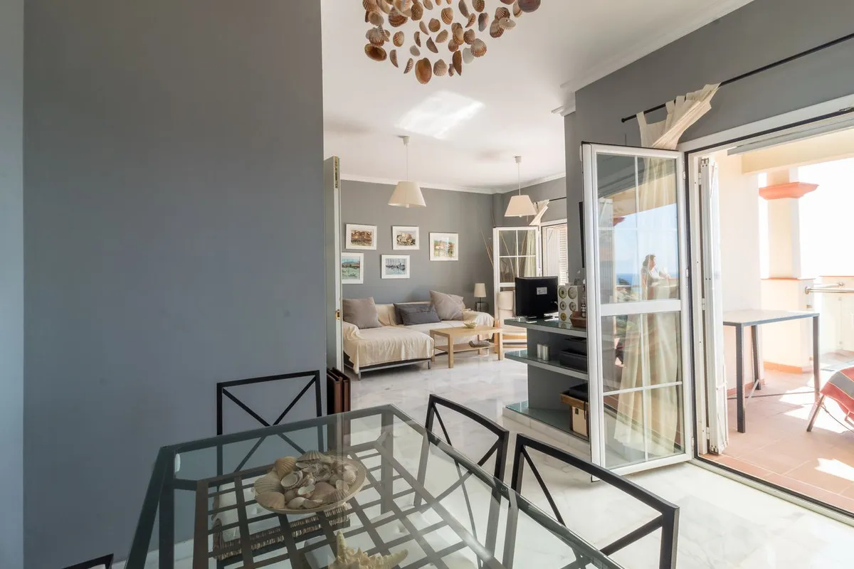 ba960c32-e25c-4499-bd25-32f8608a2c2f