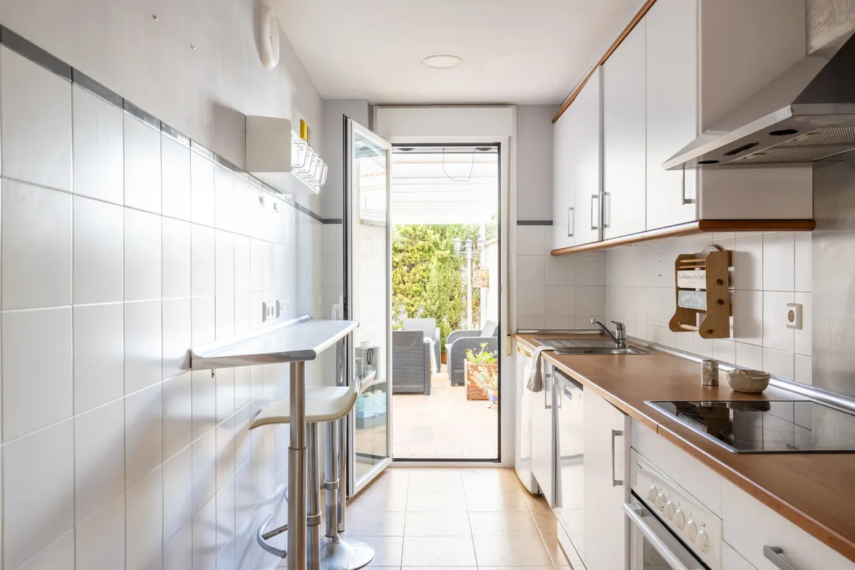 cbb808ab-3a6d-46f1-86fa-fe908c711883