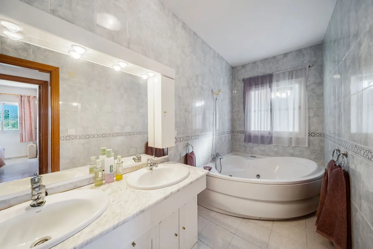 3153ee92-6e35-4a79-a207-7c0e65467642