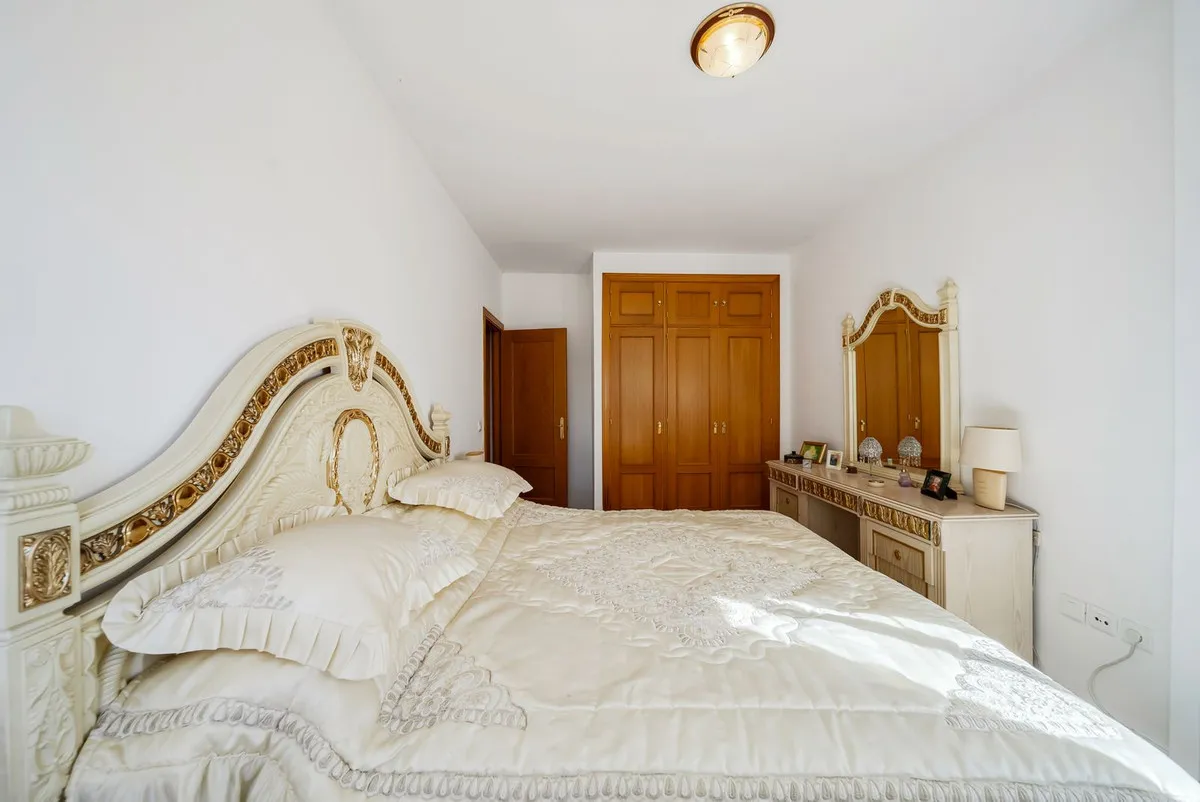 f0a8fac9-4b4f-4614-abcd-a3939cbe0f44