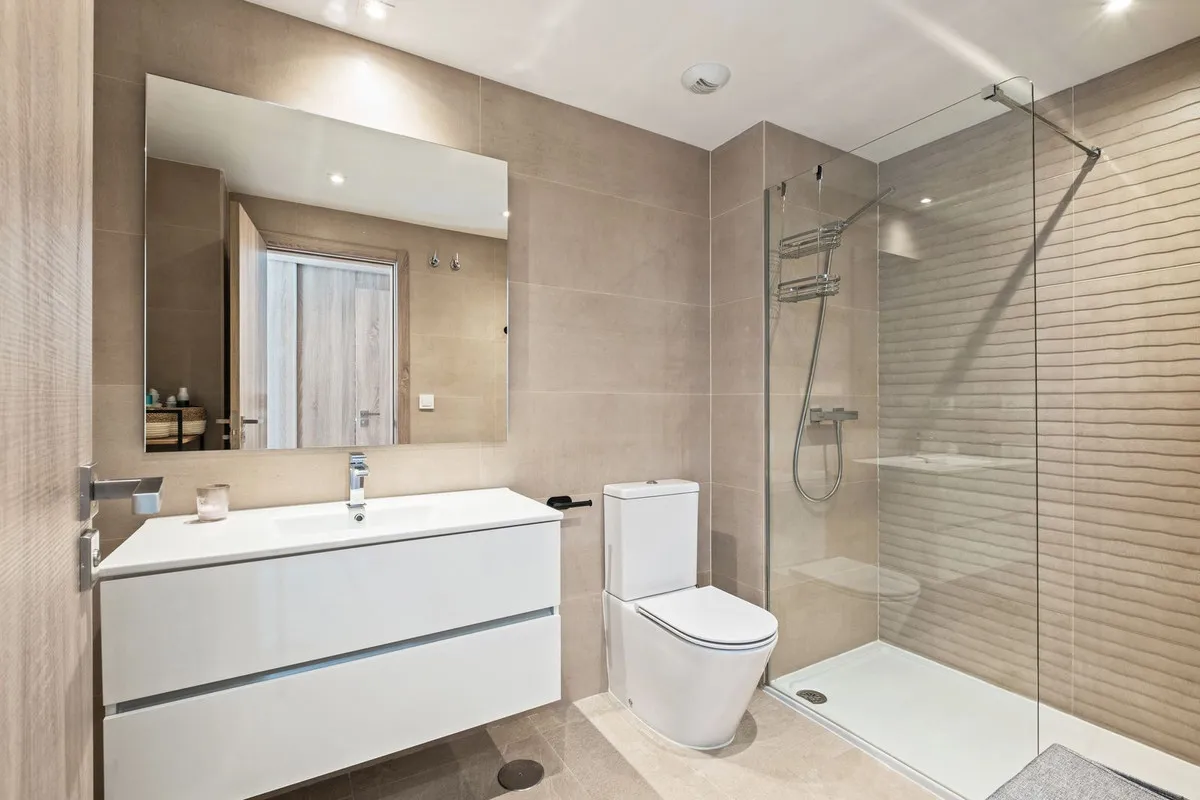 2c5acfb2-a3e9-443b-9082-a307a8081eef