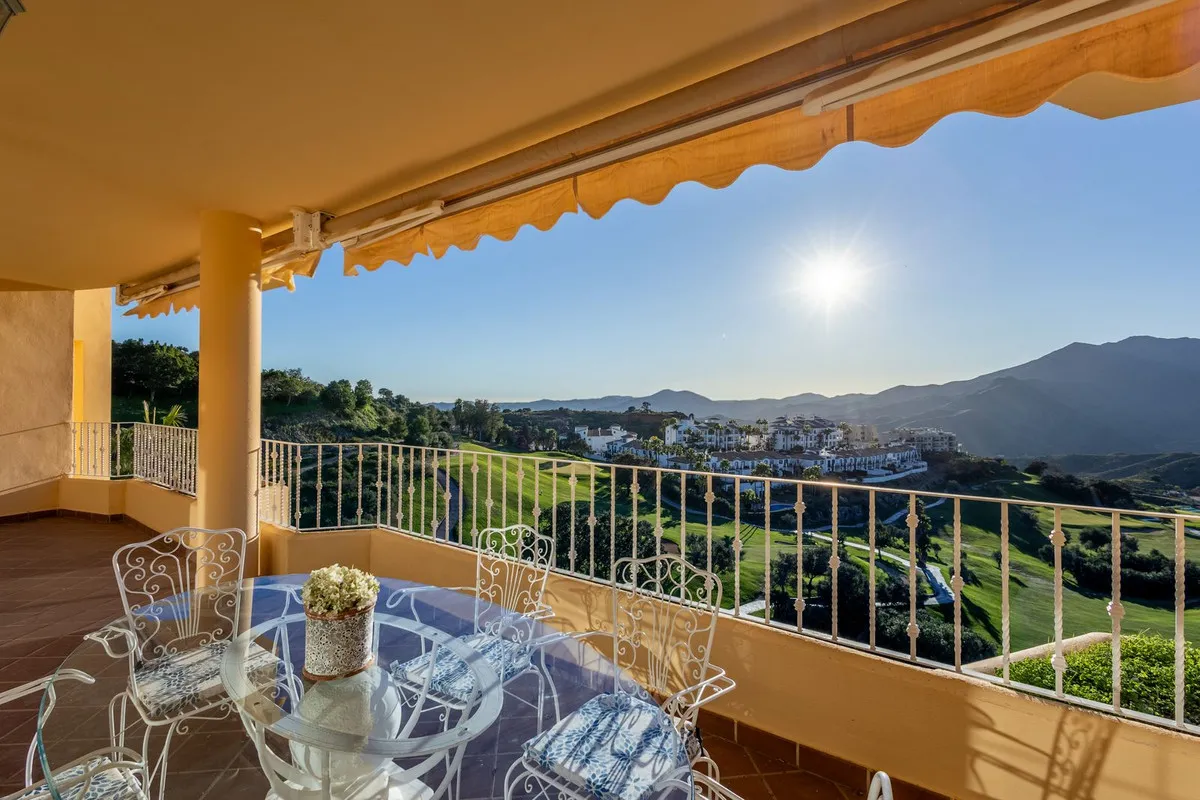 7f015c2c-e1a9-41e2-978b-fbdde5702e20