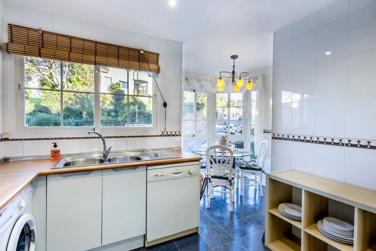 8fe81cfa-59f9-4f86-823a-2b6611a23f85