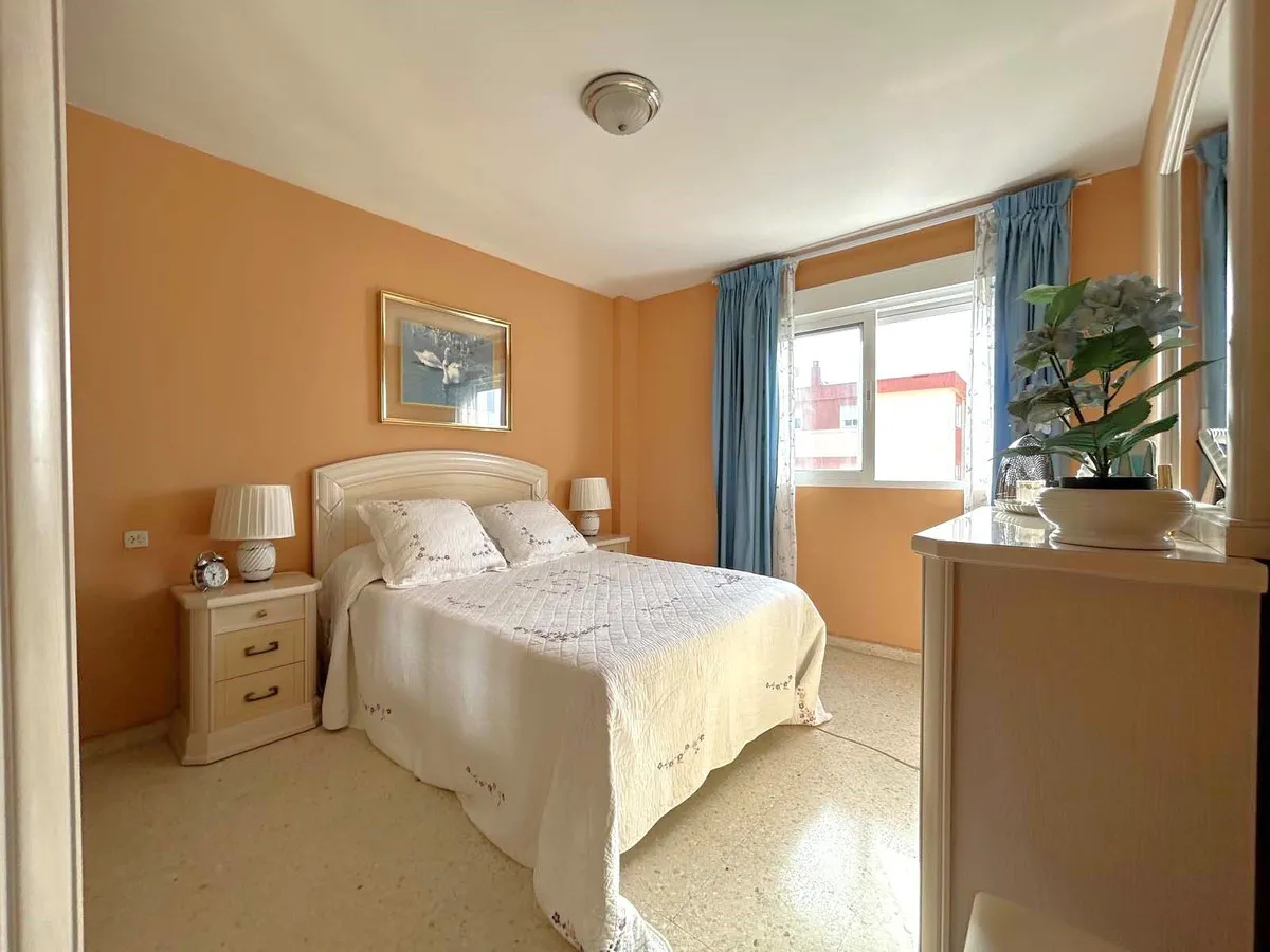 922200eb-c81e-4971-927c-615fb45e8b9d