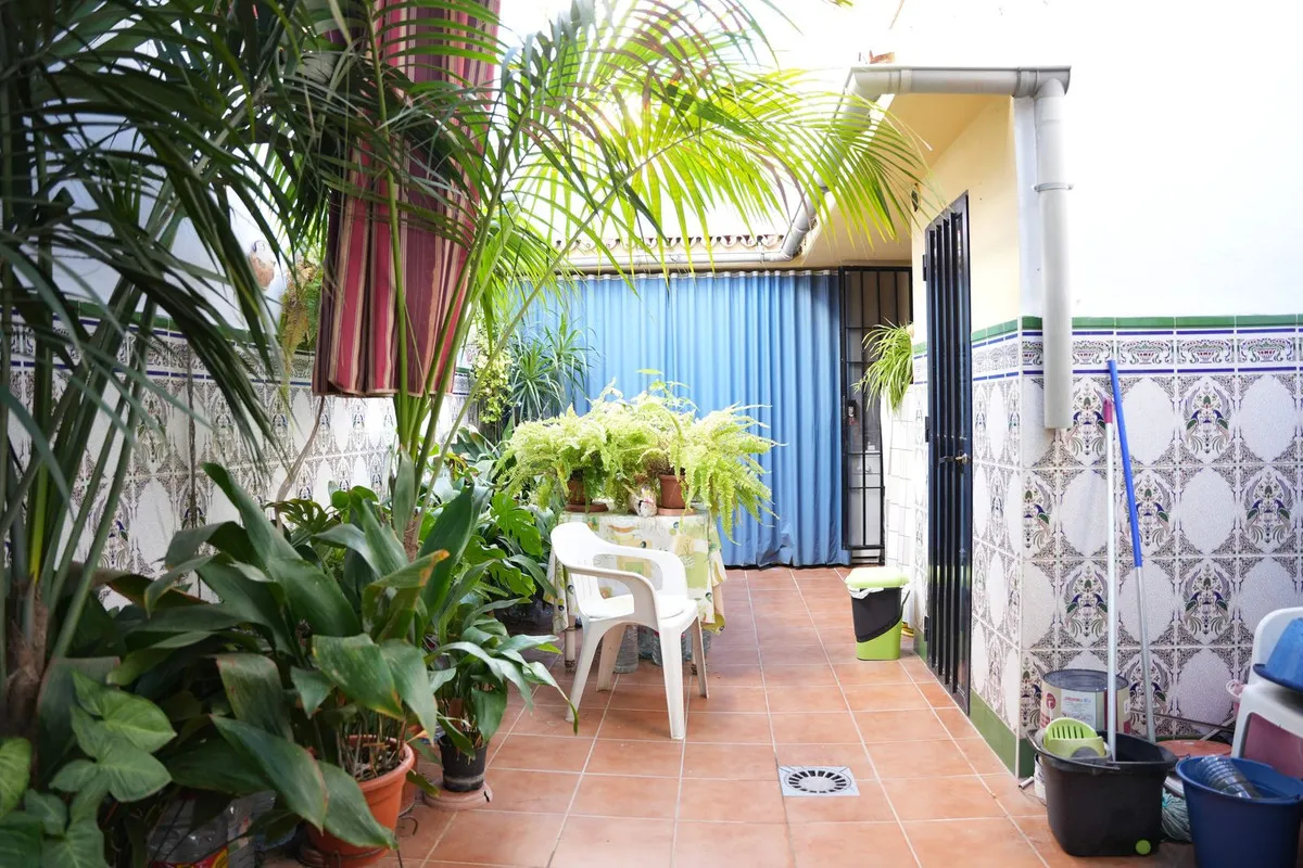 ee178fdd-66c9-4298-86c8-1b99f076ba08