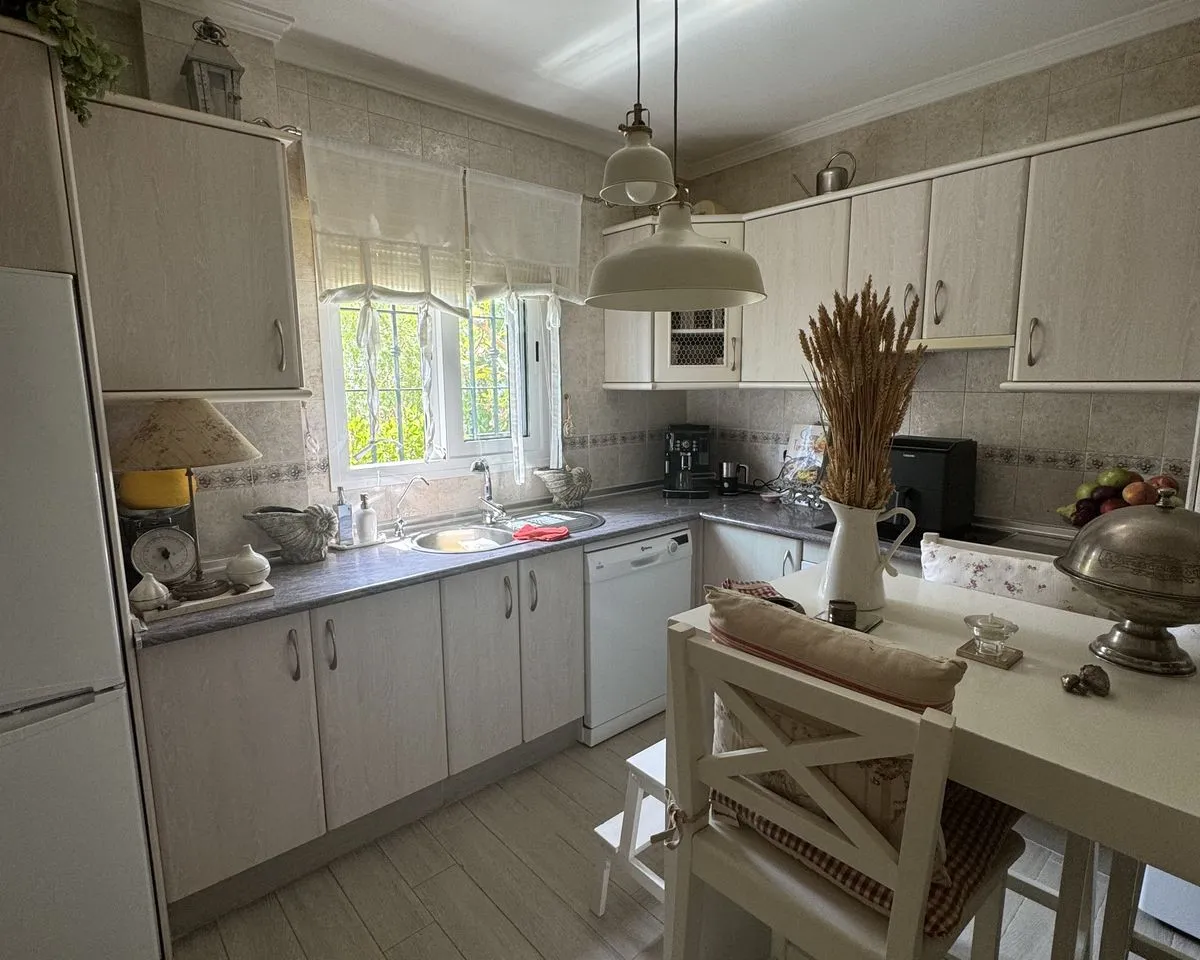 e98f52d9-d779-4ade-958a-a050b633189a