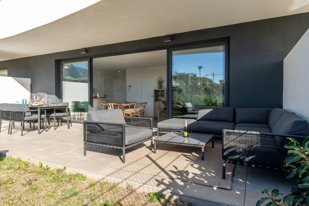 16933b47-b59b-4d58-b5f0-3305e6936131