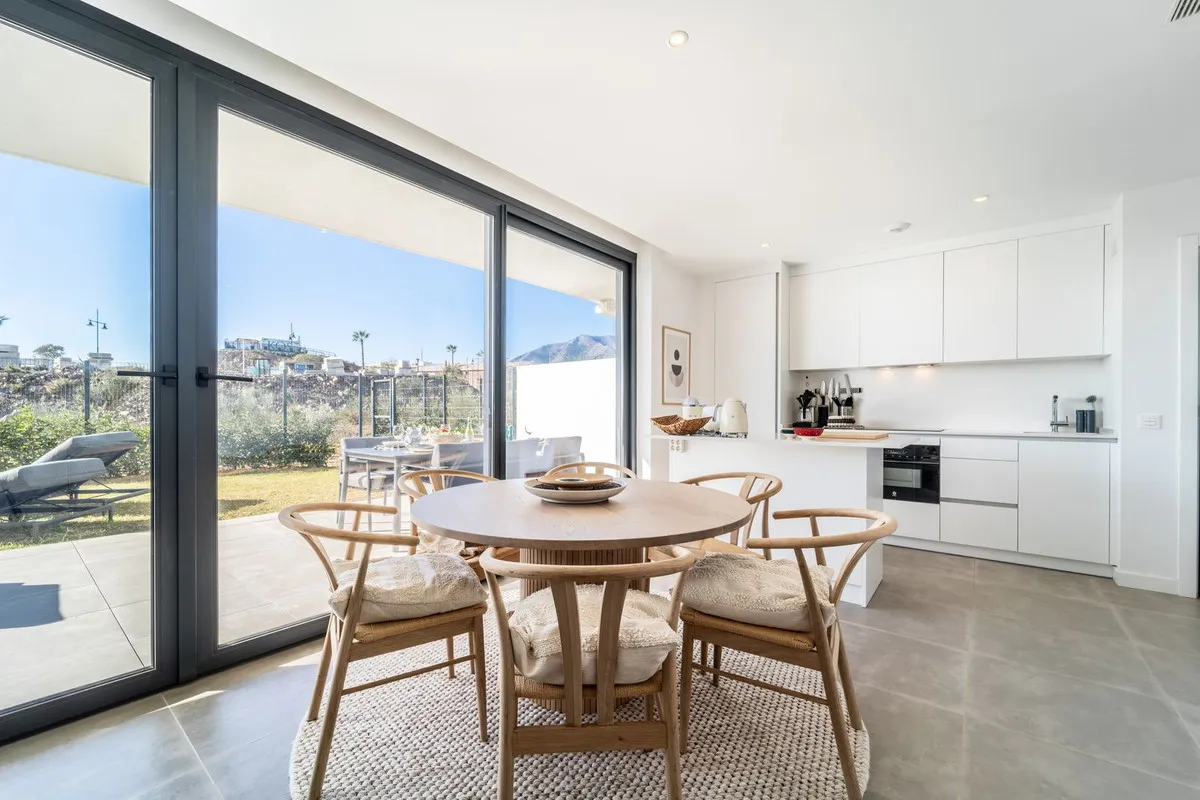 c77cb487-8df0-4d88-9d91-ccab86cf7ad6