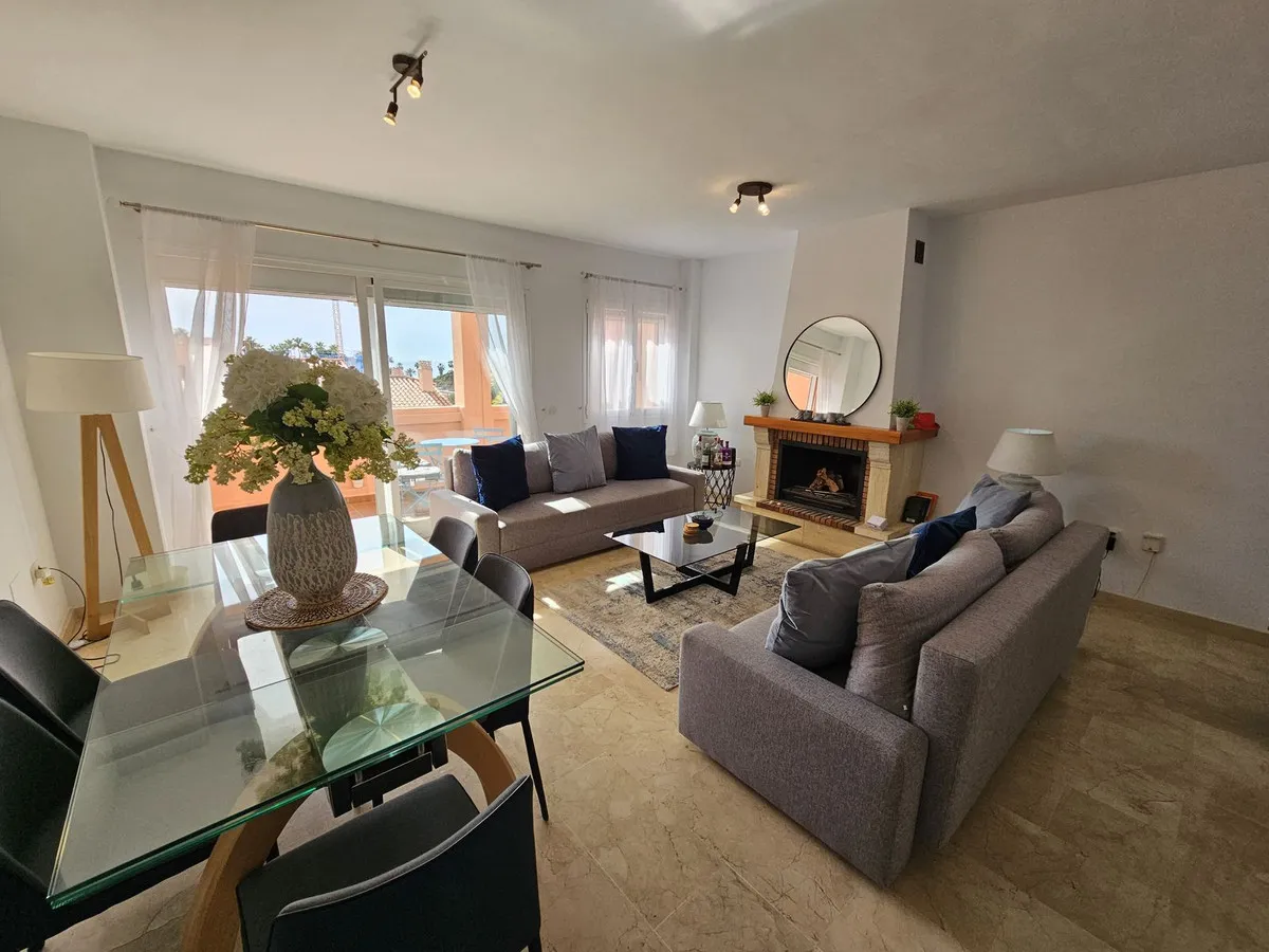 b4324584-a344-444e-bf21-a42a50911feb