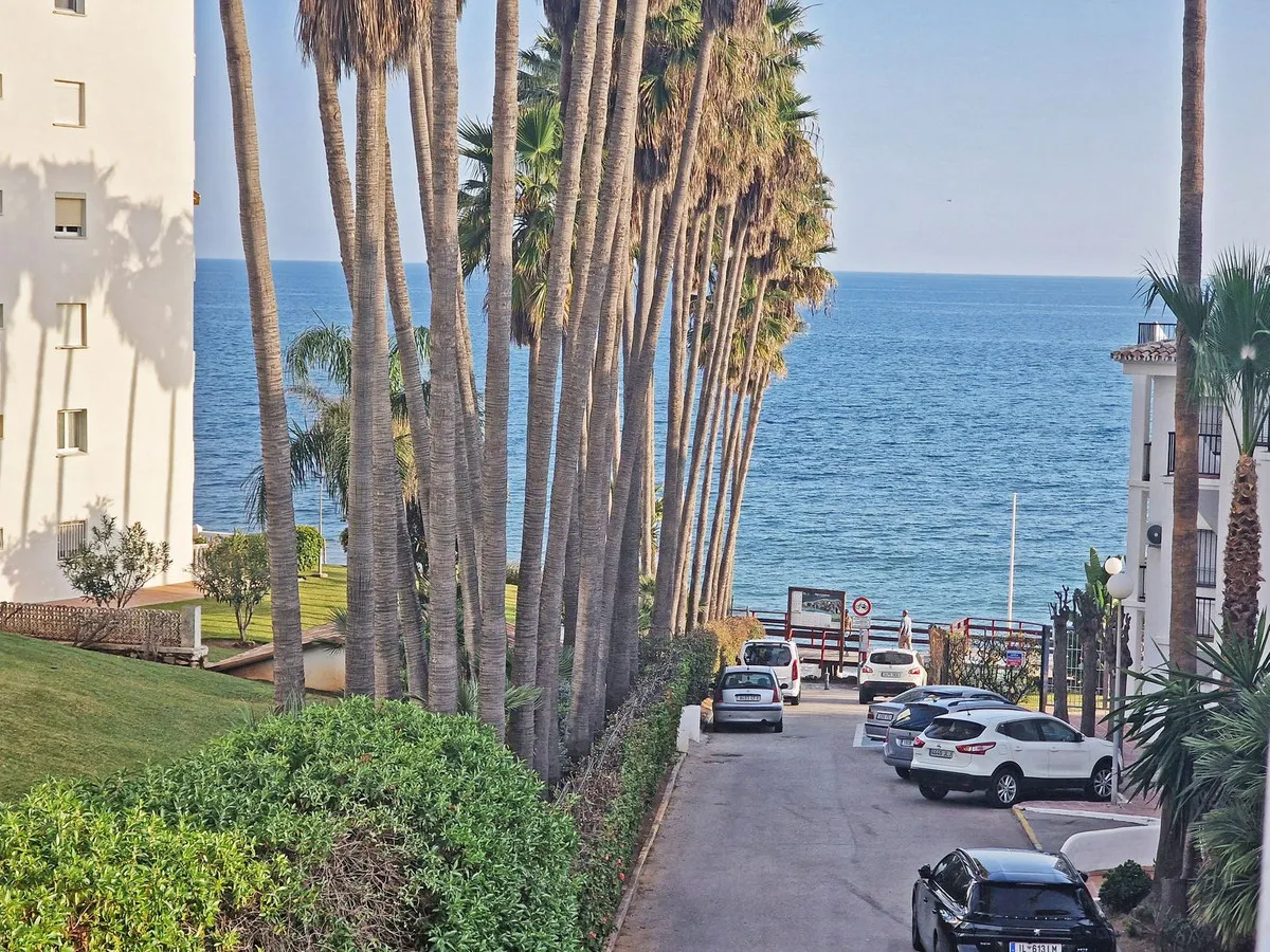 2108b553-bcc4-44ea-a02f-25113e09d85e