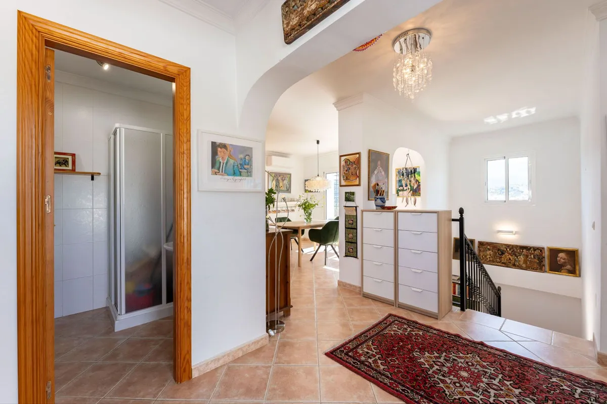 241541d0-226a-41b1-a831-56c3b3e4c760