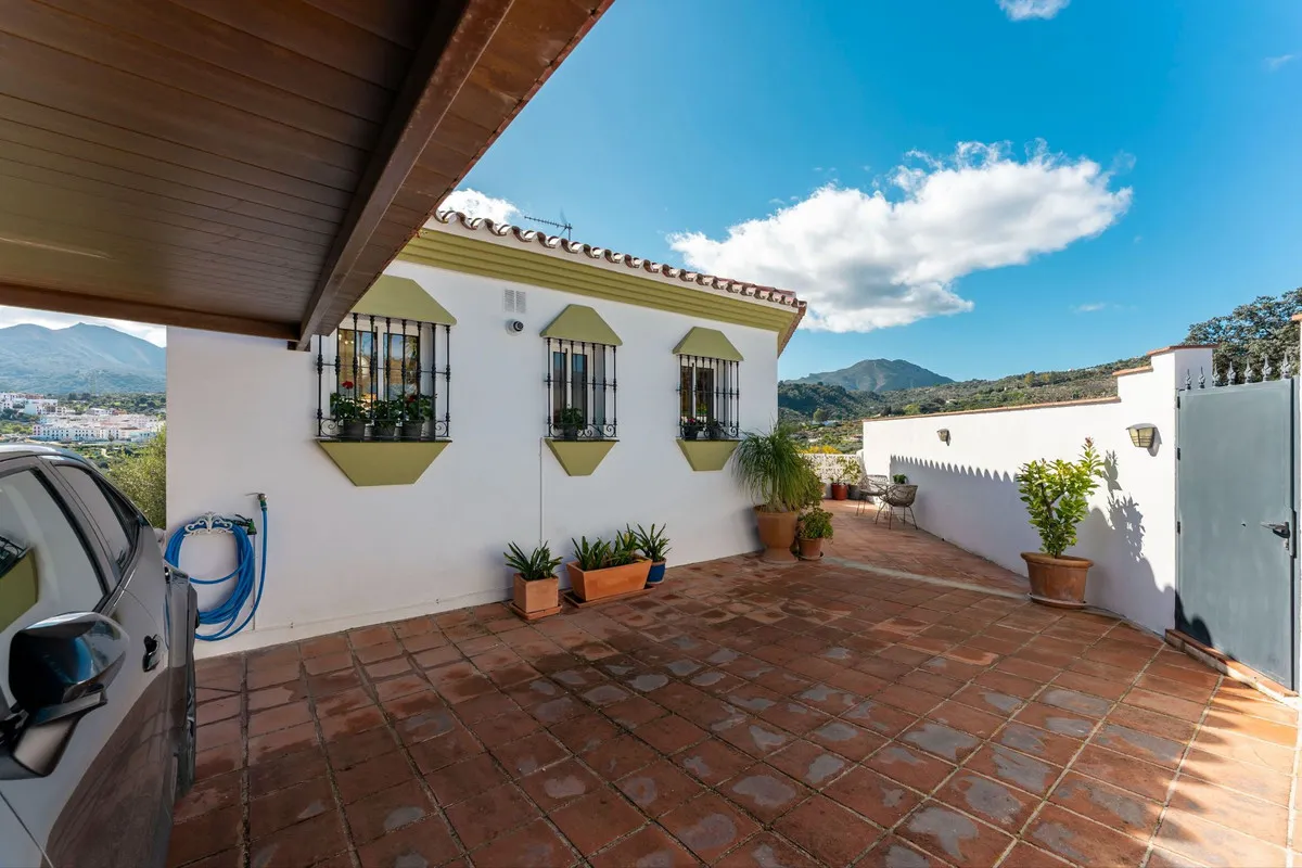 4fbef315-5bac-431b-bb40-c6ba3624242c