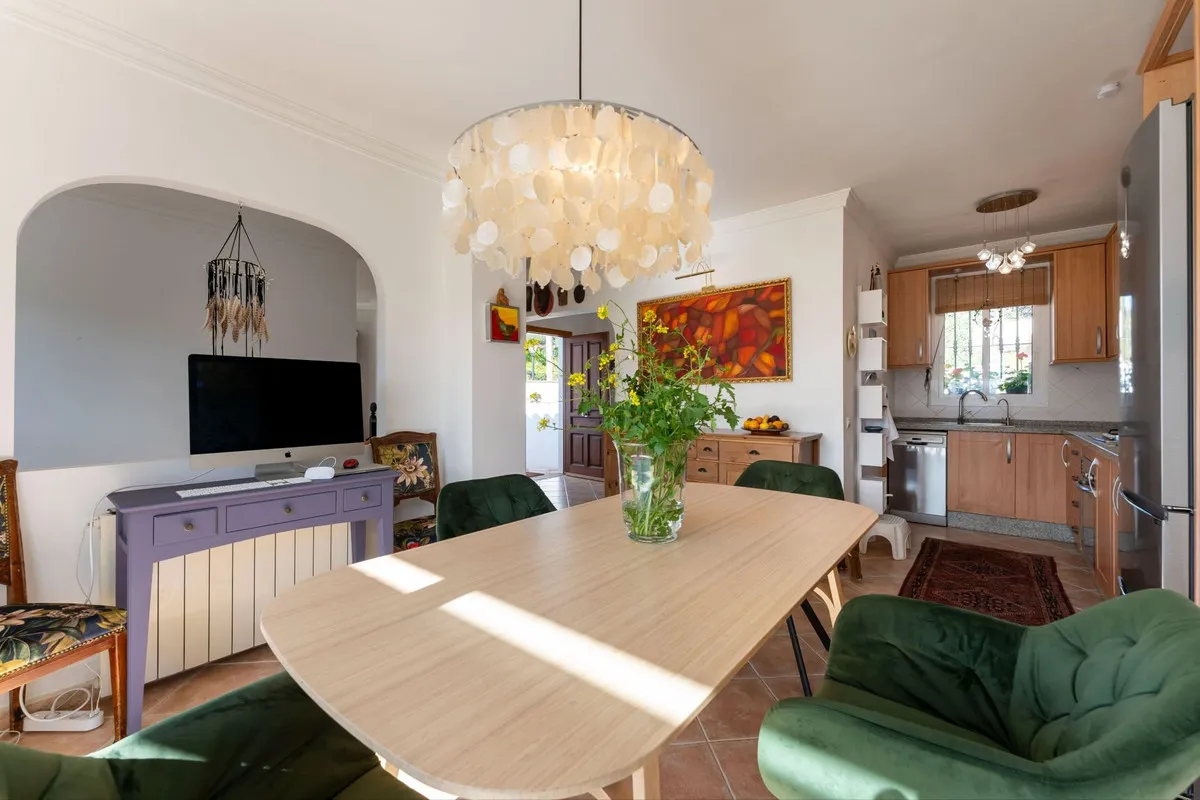 5d93e1a1-9257-4c00-947a-a250120fba75