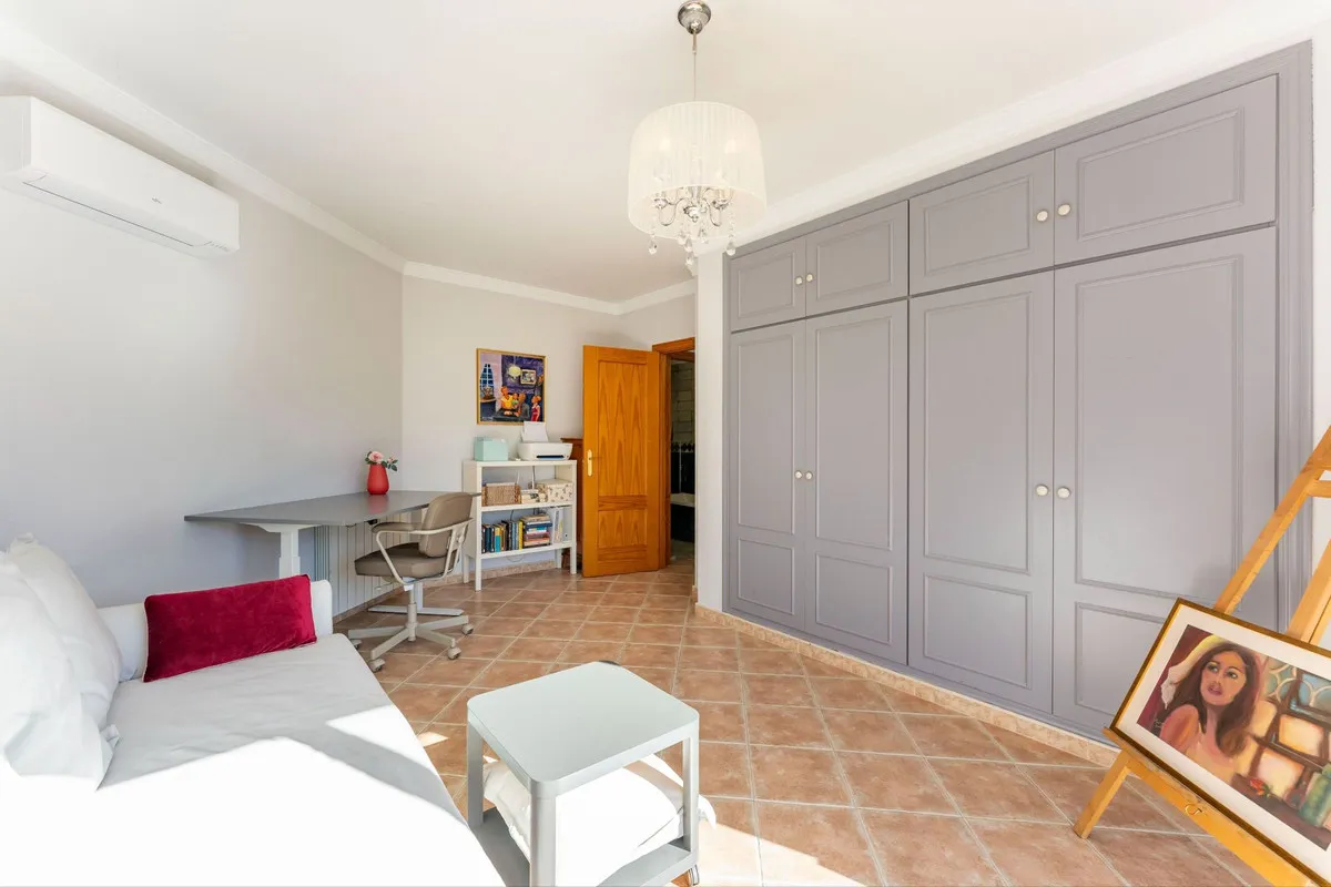 687b5c70-0b69-42b3-ae18-7697dd3cd2bb