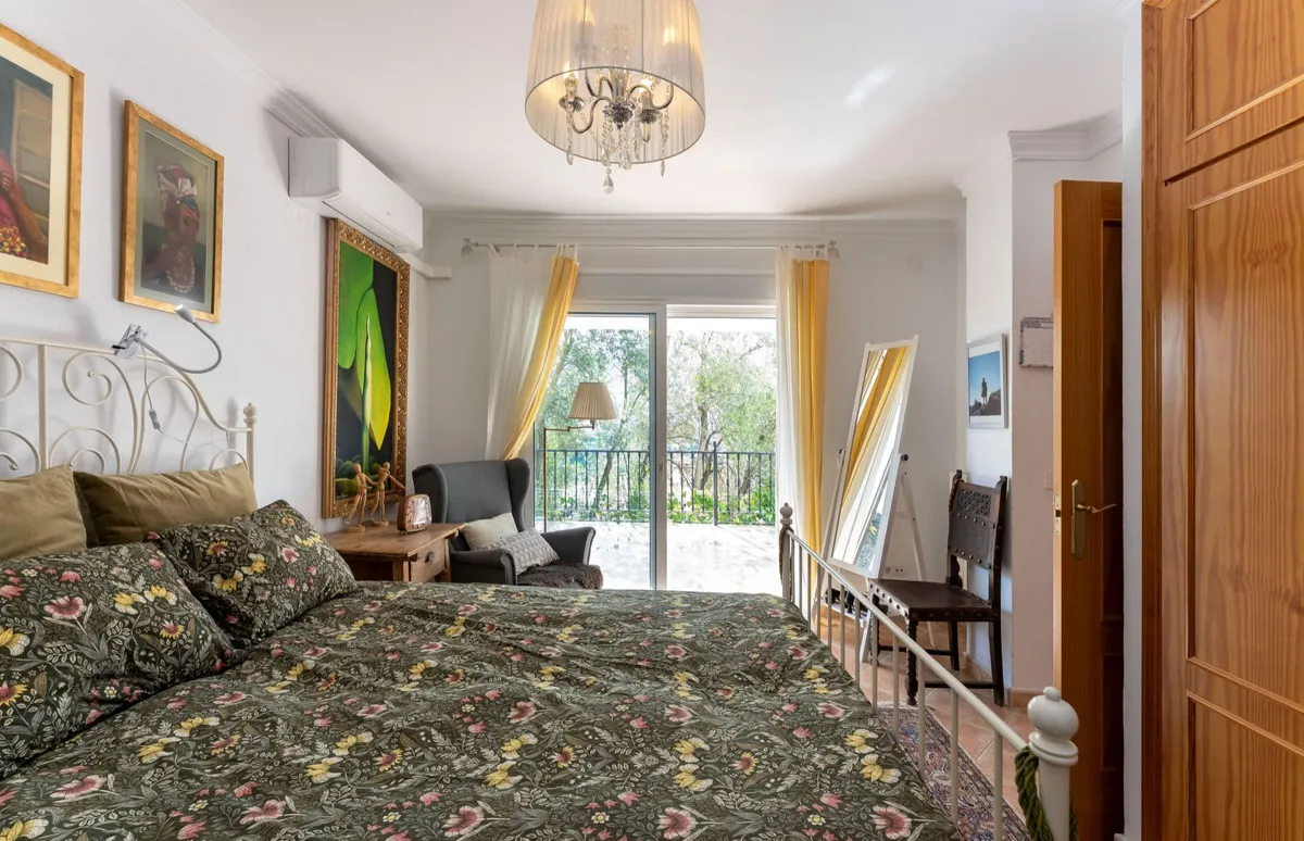 a8e770c3-e819-45ff-b894-ad4de0e0f020