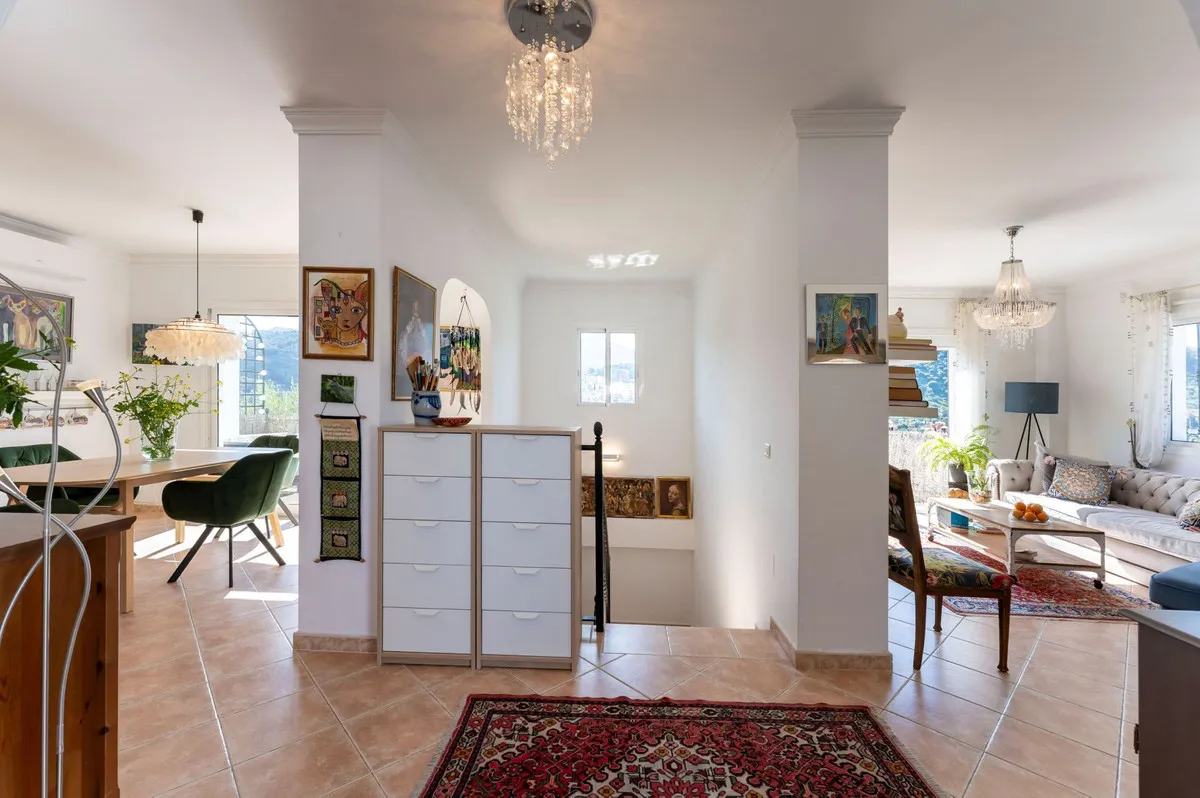 ac272d18-f0c9-4f65-bf01-81195f227a1e