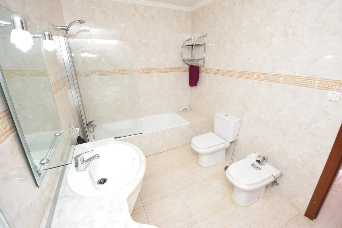 dcfdf751-99ca-457e-afe1-afafb06ecae8