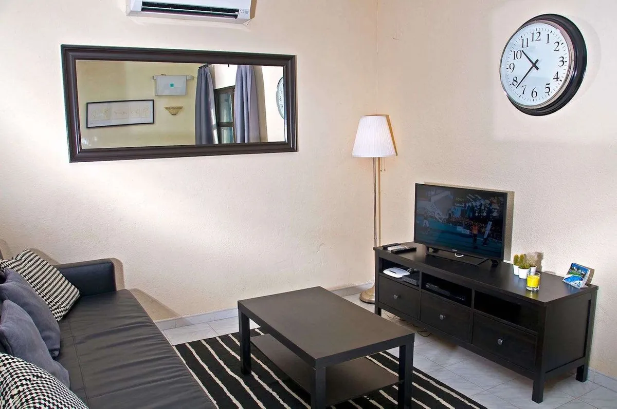 c1318635-6ef1-4828-bbdc-966ea5759d0a