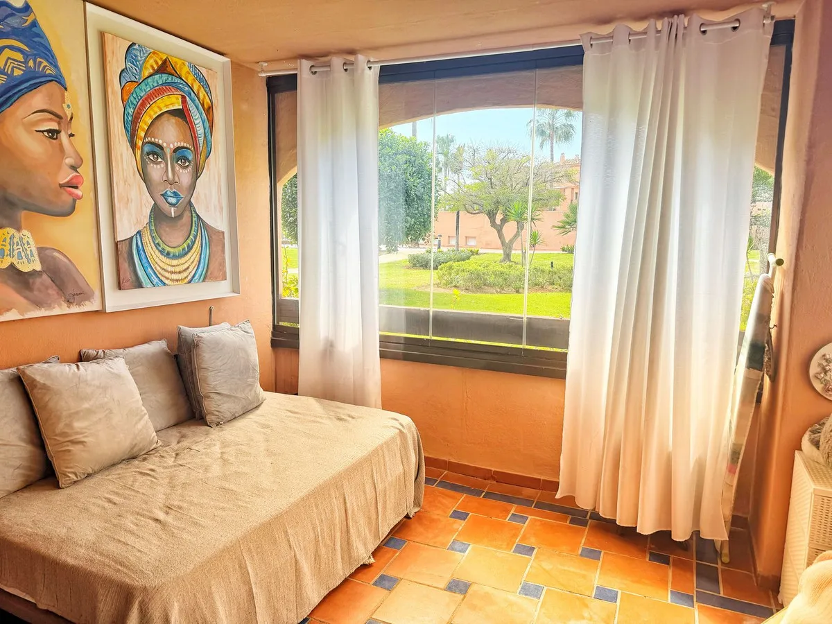 7aacc968-2b5d-42f3-84bd-71709667c095