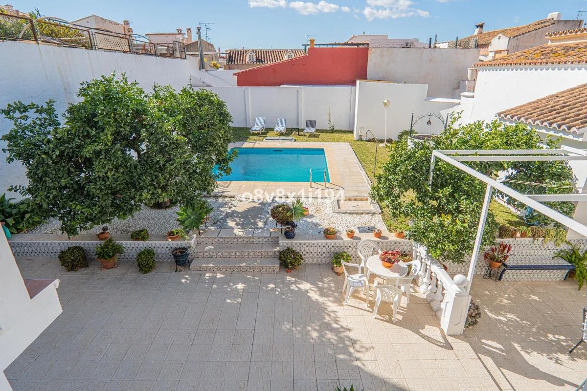 0e8ba561-bffa-4b0c-a163-af86aec8091a