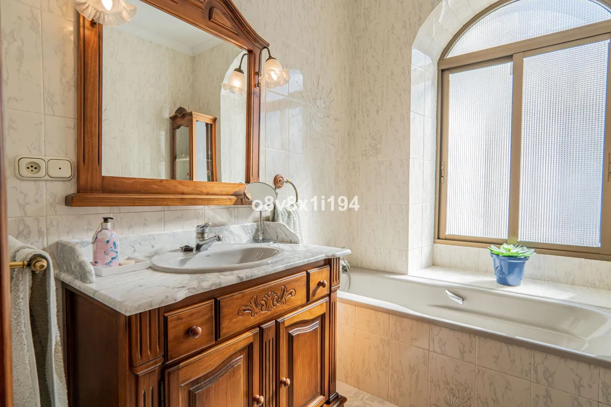 6f9b5d68-5cfa-42d4-84c5-a86c5a93a726