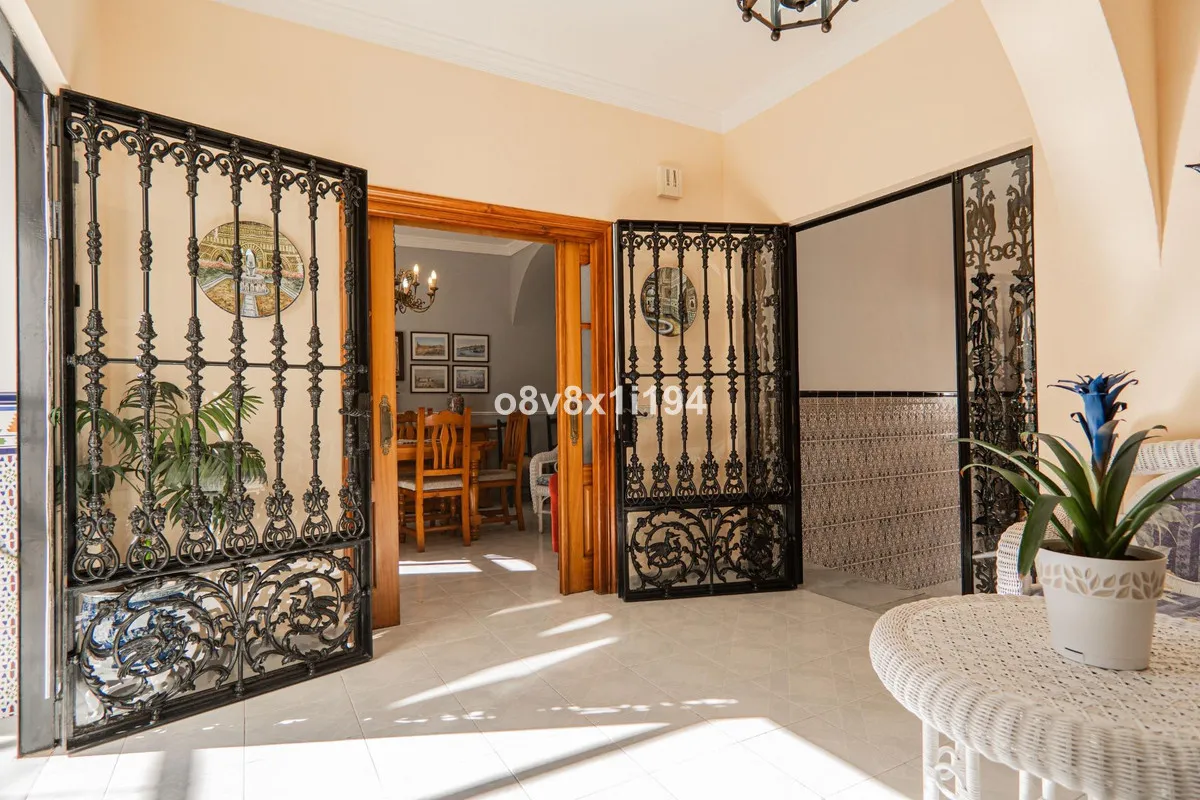 7b4205bf-5eac-4b81-8a10-cd50cdcc4580