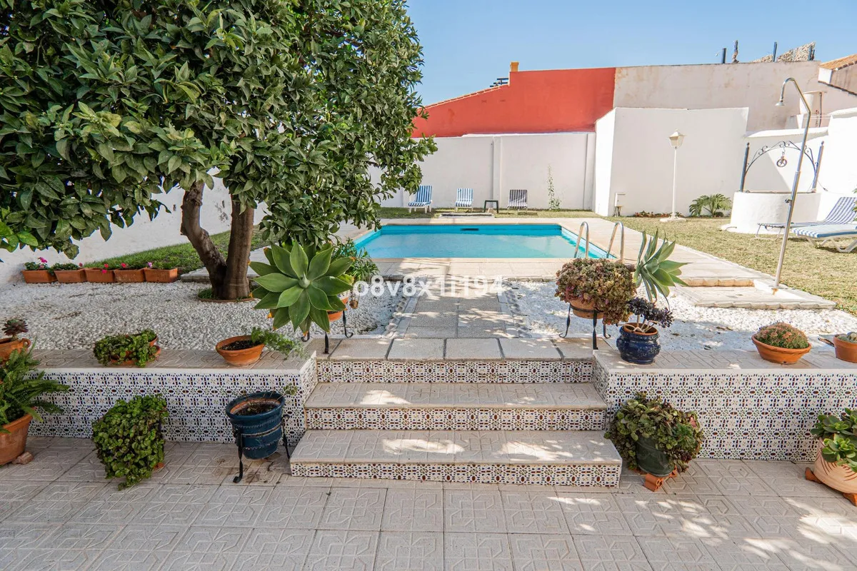 a2cfd135-e29a-4556-8ad8-dea1a929a1f2