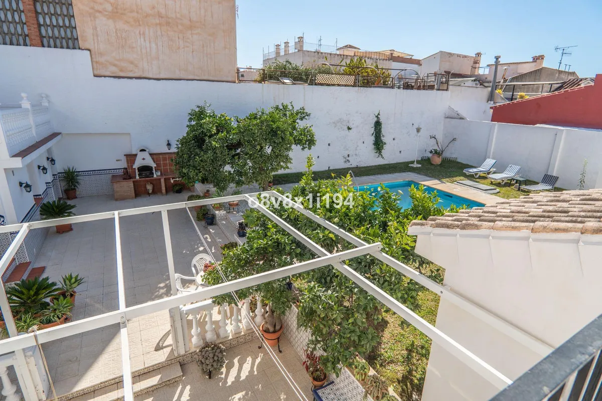 ee41aef6-0787-4130-a390-f05f921c31d6