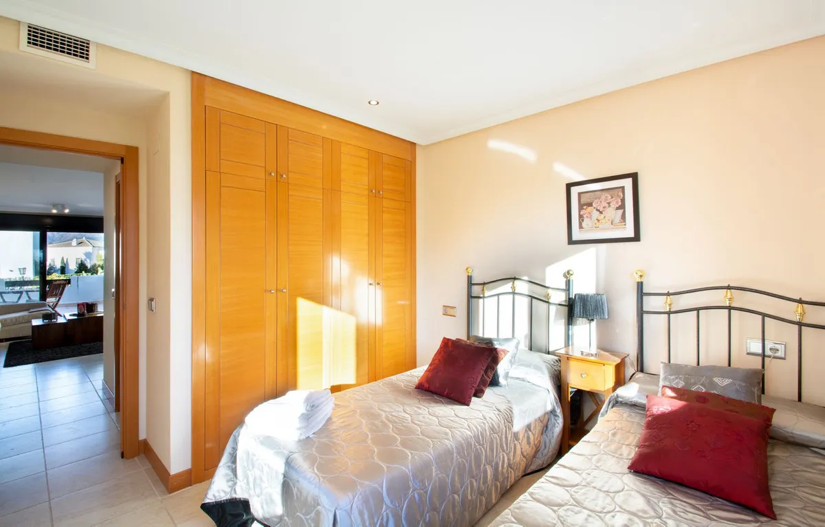 9ef62b5a-9eaf-4a94-bce8-a3ec27414707